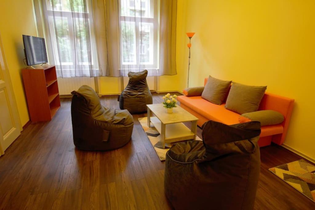 Comfort 2Bedrooms Quite Place!-Vinohrady Praag Buitenkant foto