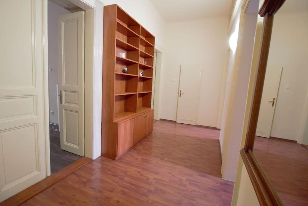 Comfort 2Bedrooms Quite Place!-Vinohrady Praag Buitenkant foto