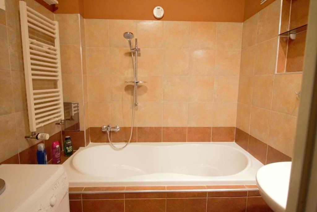 Comfort 2Bedrooms Quite Place!-Vinohrady Praag Buitenkant foto