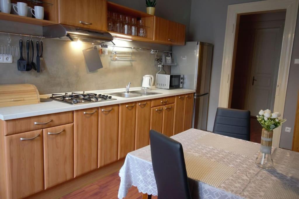 Comfort 2Bedrooms Quite Place!-Vinohrady Praag Buitenkant foto