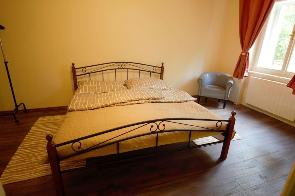 Comfort 2Bedrooms Quite Place!-Vinohrady Praag Buitenkant foto